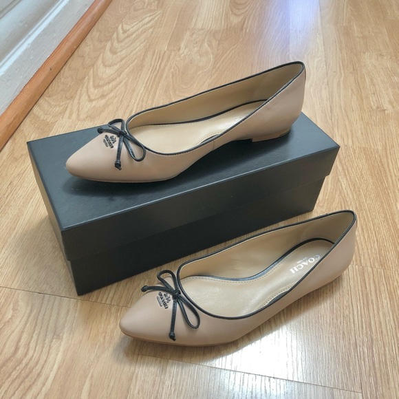 Coach Radient Lambskin Leather Tan/Black Flats - Picture 1 of 5